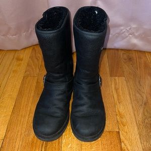 UGG BOOTS LEATHER BLACK